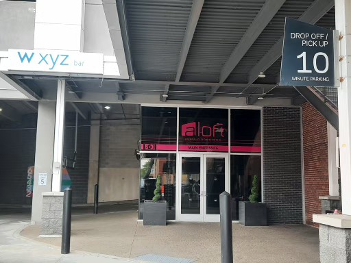 Main entrance to the wxyz bar
